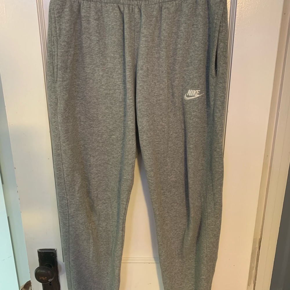 ⚡️MEN’S NIKE GRAY FLEECE JOGGERS⚡️